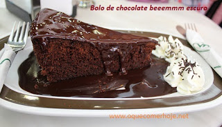 Bolo de chocolate simples e rápido de liquidificador